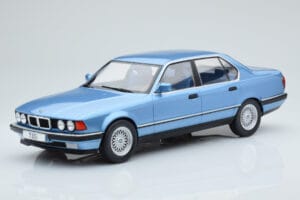 BMW Rad 7 E32 730i Modrá MCG 1:18