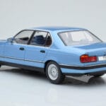 BMW Rad 7 E32 730i Modrá MCG 1:18