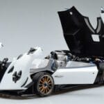 Pagani Pagani Zonda HP Barchetta Carbon Biely LCD 1:18 1:18 Kov