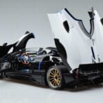 Pagani Pagani Zonda HP Barchetta Carbon Biely LCD 1:18 1:18 Kov