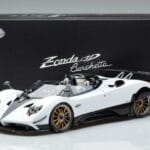 Pagani Pagani Zonda HP Barchetta Carbon Biely LCD 1:18 1:18 Kov