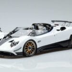 Pagani Pagani Zonda HP Barchetta Carbon Biely LCD 1:18 1:18 Kov