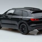 Volkswagen Volkswagen Touareg CR Čierny FAW 1:18 1:18 Kov