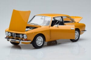 Alfa Romeo 1750 GTV Žltý Norev 1:18 187910 Kov – obrázok 2 z 7