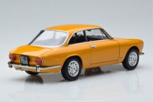 Alfa Romeo 1750 GTV Žltý Norev 1:18 187910 Kov – obrázok 3 z 7