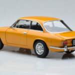 Alfa Romeo 1750 GTV Žltý Norev 1:18 - image 6 of 7