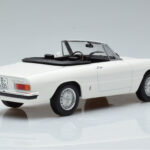 Alfa Romeo 2000 Spider Biely Norev 1:18 - image 2 of 7