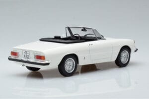 Alfa Romeo 2000 Spider Biely Norev 1:18 187882 Kov – obrázok 2 z 7