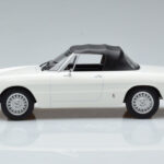 Alfa Romeo 2000 Spider Biely Norev 1:18 - image 3 of 7