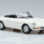 Alfa Romeo 2000 Spider Biely Norev 1:18 - image 5 of 7