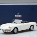 Alfa Romeo 2000 Spider Biely Norev 1:18 - image 7 of 7