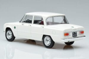 Alfa Romeo Giulia Ti Super Norev 1:18 187970 Kov – obrázok 5 z 6