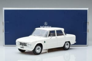Alfa Romeo Giulia Ti Super Norev 1:18 187970 Kov – obrázok 6 z 6