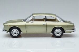 Alfa Romeo GTV 2000 Zelený Limitovaná Edícia Norev 1:18 187913 Kov – obrázok 4 z 7