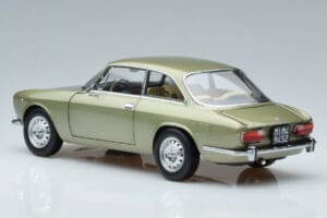 Alfa Romeo GTV 2000 Zelený Limitovaná Edícia Norev 1:18 187913 Kov – obrázok 6 z 7