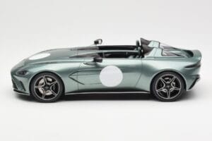 Aston Martin V12 Speedster Zelený Metallic GT Spirit 1:18 GT906 Živica – obrázok 3 z 6