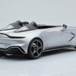 Aston Martin V12 Speedster Strieborný GT Spirit 1:18 - image 2 of 6