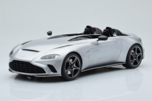 Aston Martin V12 Speedster Strieborný GT Spirit 1:18