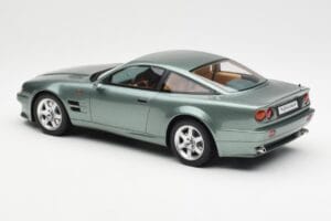 Aston Martin V8 Vantage Zelený GT Spirit 1:18 GT345 Živica – obrázok 5 z 6
