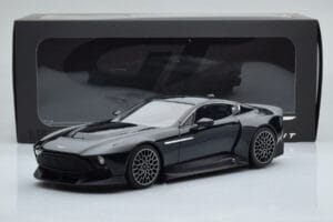 Aston Martin Victor Čierny GT Spirit 1:18 GT428 Živica – obrázok 6 z 6