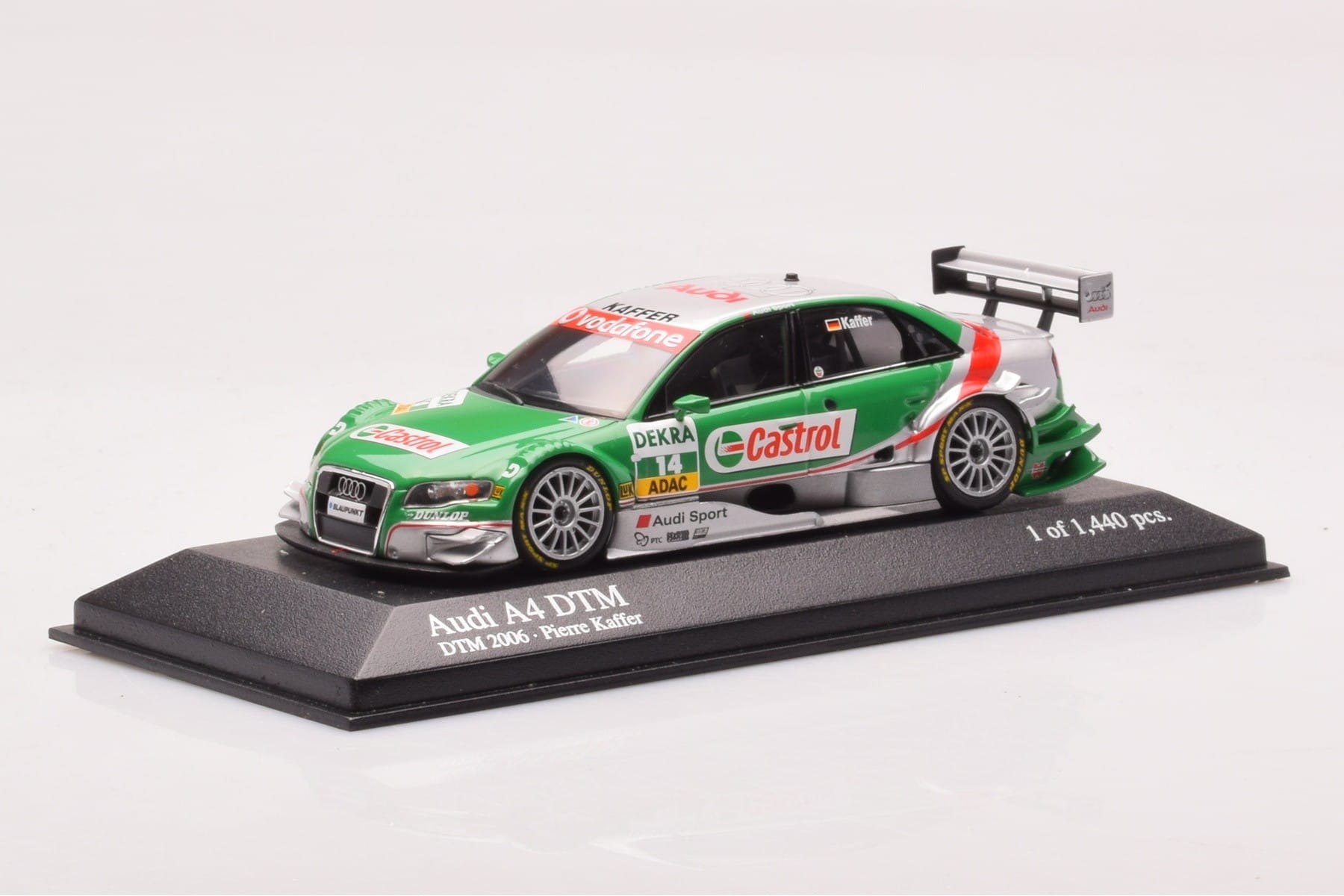 Audi A4 B7 DTM Team Phoenix #14 F. Kaffer DTM 2006 Minichamps 1:43 400061514 Kov – obrázok 2 z 4
