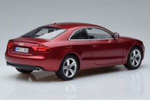 Audi A5 B8 Granátová Červená Norev 1:18 188352 Kov – obrázok 3 z 7