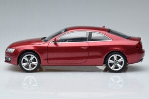 Audi A5 B8 Granátová Červená Norev 1:18 188352 Kov – obrázok 4 z 7