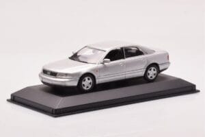 Audi A8 D2 Strieborný Minichamps 1:43 433013006 Kov – obrázok 2 z 4