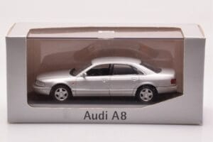 Audi A8 D2 Strieborný Minichamps 1:43 433013006 Kov – obrázok 4 z 4