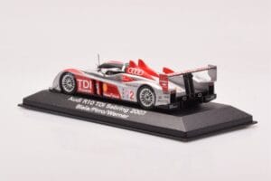 Audi R10 TDI LMP1 #2 F. Biela / E. Pirro / M. Werner 12 Hours of Sebring 2007 Minichamps 1:43 5020700233 Kov – obrázok 3 z 4