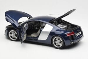 Audi R8 4.2 FSI V8 Modrý Kyosho 1:18 09213BL Kov – obrázok 5 z 8