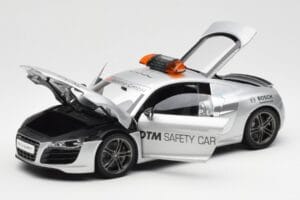 Audi R8 5.2 DTM Safety Car 2010 Kyosho 1:18 09216DTM Kov – obrázok 2 z 8