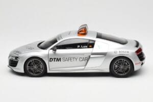 Audi R8 5.2 DTM Safety Car 2010 Kyosho 1:18 09216DTM Kov – obrázok 4 z 8