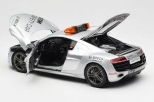 Audi R8 5.2 DTM Safety Car 2010 Kyosho 1:18 09216DTM Kov – obrázok 5 z 8