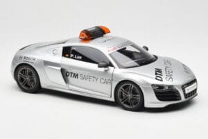 Audi R8 5.2 DTM Safety Car 2010 Kyosho 1:18 09216DTM Kov – obrázok 6 z 8
