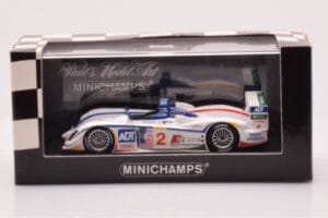Audi R8 #2 E. Pirro / F. Biela / A. McNish 12 Hours of Sebring 2nd Place 2005 Minichamps 1:43 400051302 Kov – obrázok 4 z 4