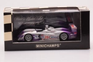 Audi R8 LMP900 #28 F. Biela / P. Kaffer / A. McNish 12 Hours of Sebring Winner 2004 Minichamps 1:43 4000412328 Kov – obrázok 4 z 4