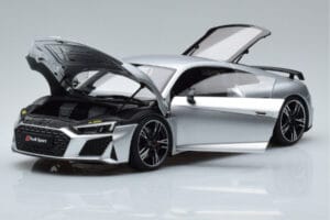 Audi R8 Performance Strieborný Kengfai 1:18 VAKF-0354 Kov – obrázok 2 z 10