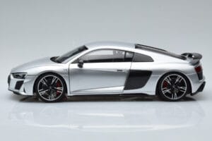Audi R8 Performance Strieborný Kengfai 1:18 VAKF-0354 Kov – obrázok 5 z 10