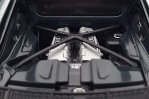 Audi R8 Performance Strieborný Kengfai 1:18 VAKF-0354 Kov – obrázok 9 z 10
