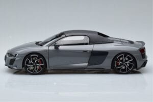 Audi R8 Spyder Performance Nardo Šedý Kengfai 1:18 VAKF-0352 Kov – obrázok 5 z 11