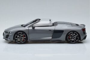 Audi R8 Spyder Performance Nardo Šedý Kengfai 1:18 VAKF-0352 Kov – obrázok 6 z 11