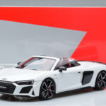 Audi R8 Spyder Performance Biely Kengfai 1:18 - image 11 of 11