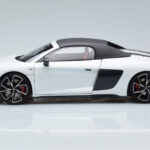 Audi R8 Spyder Performance Biely Kengfai 1:18 - image 4 of 11