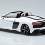 Audi R8 Spyder Performance Biely Kengfai 1:18 - image 8 of 11