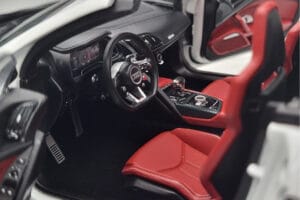 Audi R8 Spyder Performance Biely Kengfai 1:18 VAKF-0351 Kov – obrázok 9 z 11