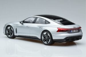 Audi RS e-tron GT Strieborný Norev 1:18 188381 Kov – obrázok 5 z 6