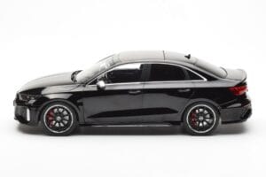 Audi RS3 8Y Sedan Čierny MCG 1:18 MCG18450 Kov – obrázok 3 z 6