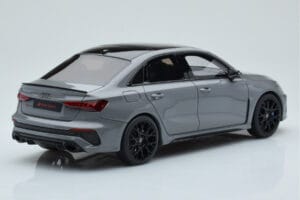 Audi RS3 8Y Sedan Performance Edition Šedý GT Spirit 1:18 GT885 Živica – obrázok 2 z 6