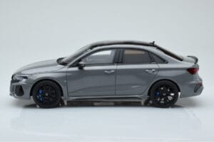 Audi RS3 8Y Sedan Performance Edition Šedý GT Spirit 1:18 GT885 Živica – obrázok 3 z 6